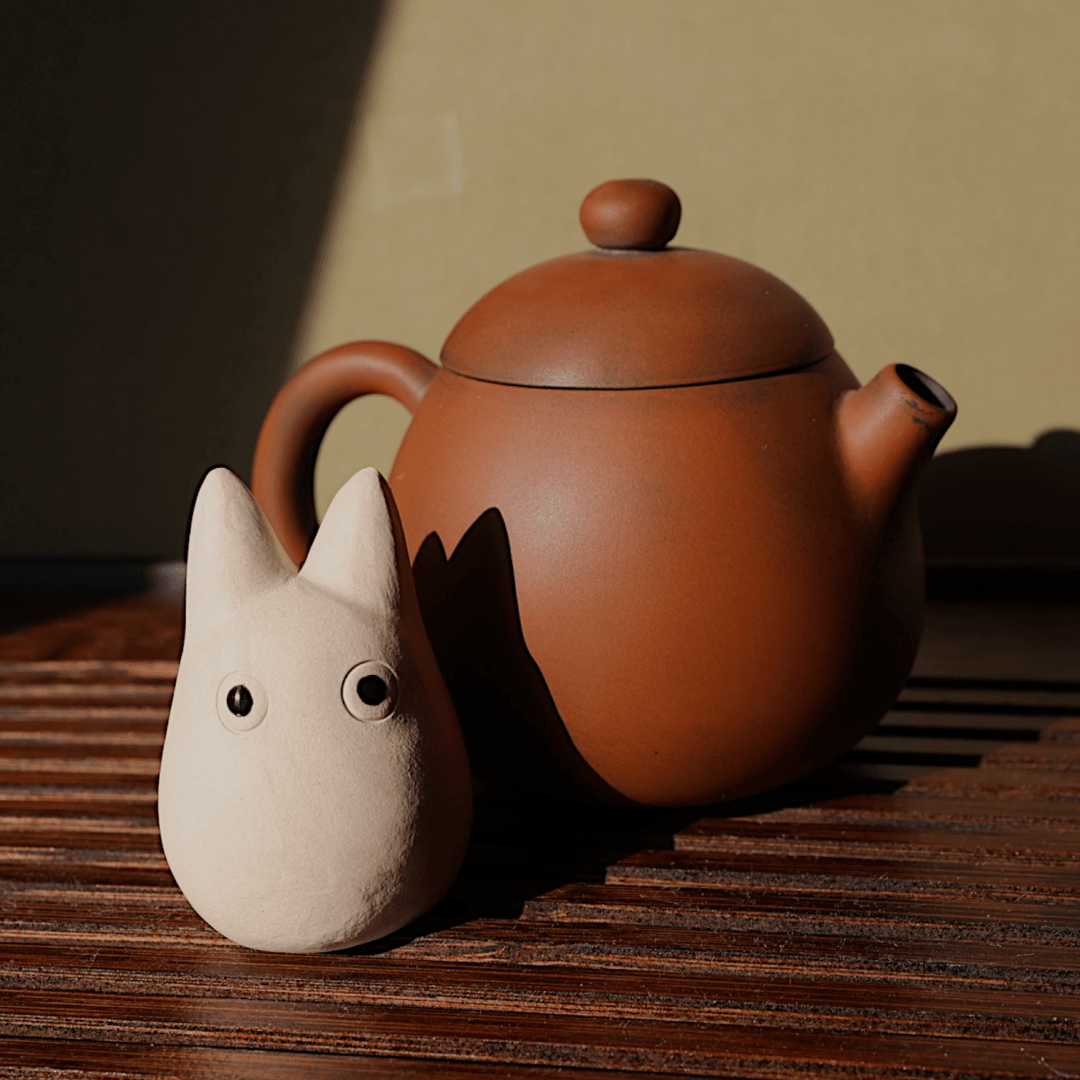 Handmade Spirit Rabbit Teapet - Tea and Whisk