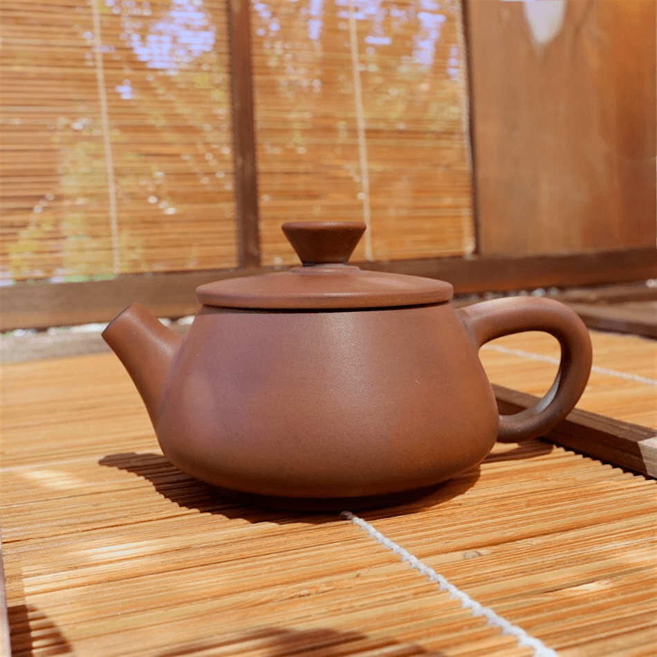 Jianshui “Stone Dipper” Handmade Teapot - Tea and Whisk