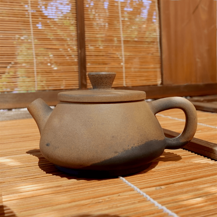 Jianshui “Stone Dipper” Handmade Teapot - Tea and Whisk