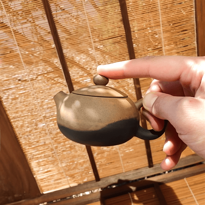 Jianshui “Xi Shi” Handmade Teapot - Tea and Whisk