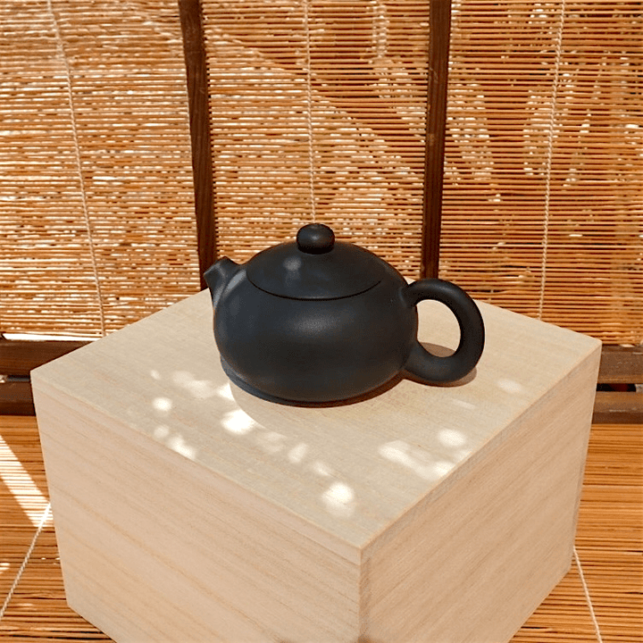 Jianshui “Xi Shi” Handmade Teapot - Tea and Whisk