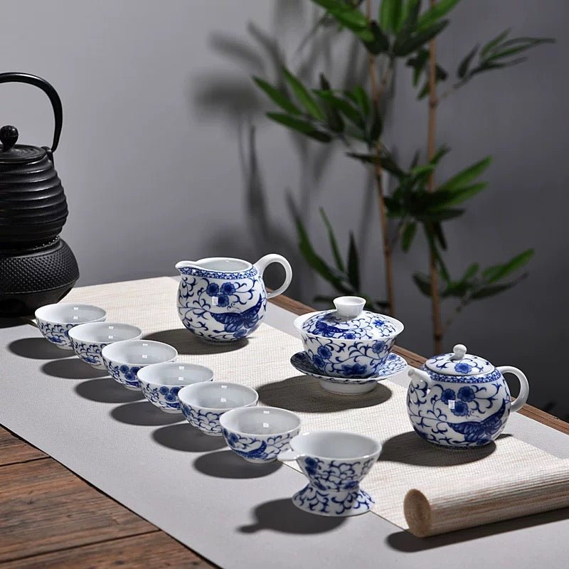 高级瓷茶壶和盖碗全套茶具- 茶和搅拌器