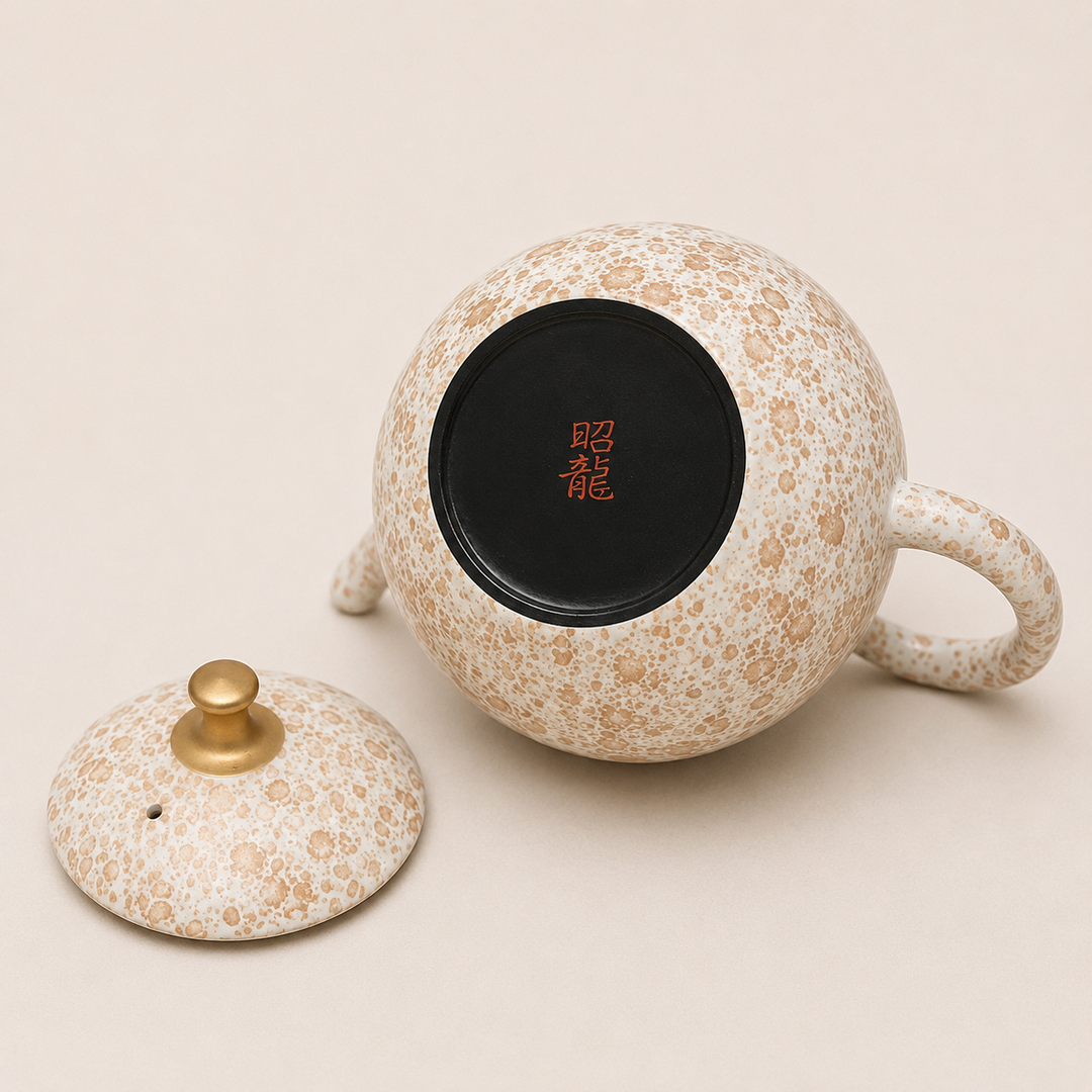 Golden Snow -Japanese Master Shouryu Royal Gold Tenmoku Teapot
