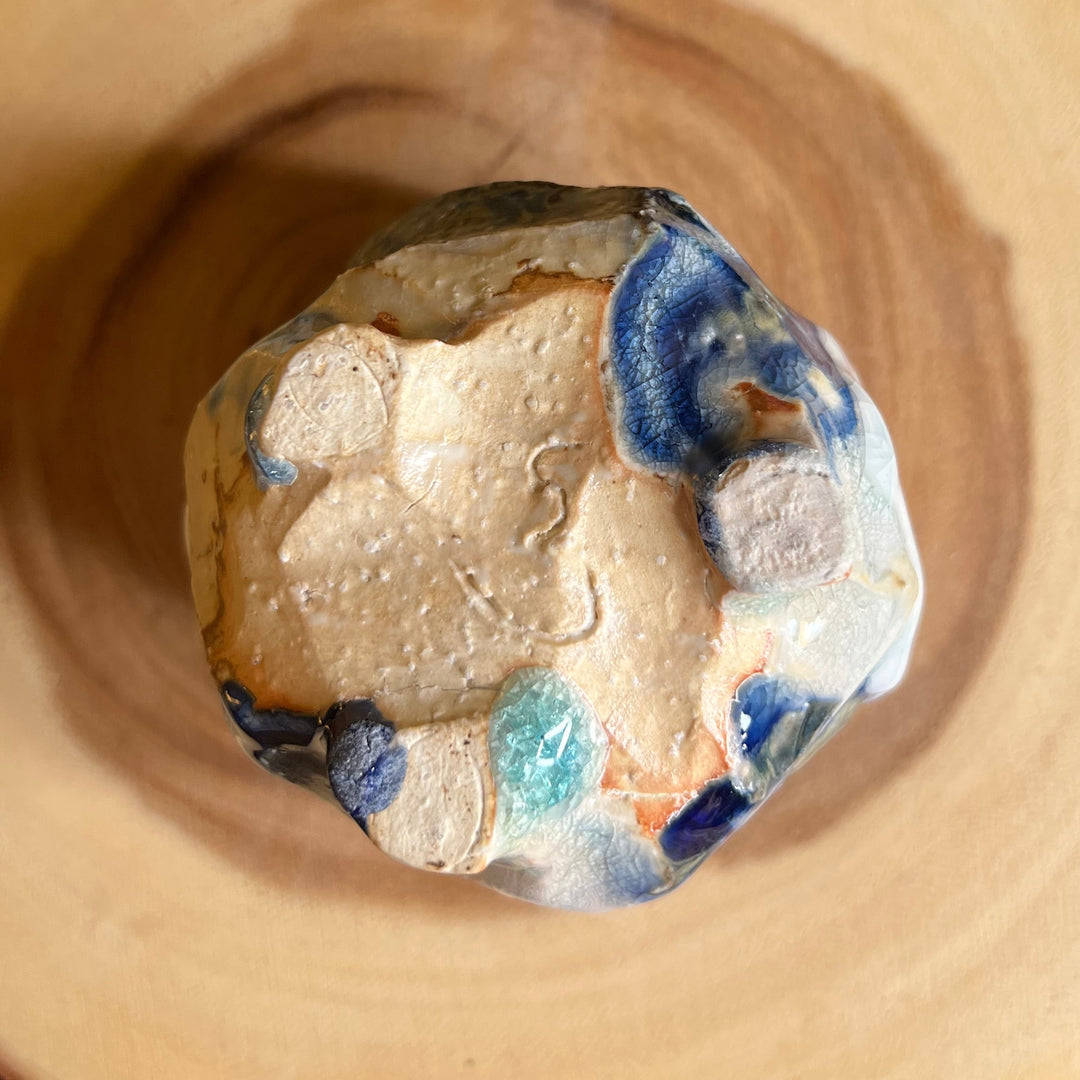 Jingdezhen Wood-Fired 
Blue&White Flowing Glazed Teacups Collection