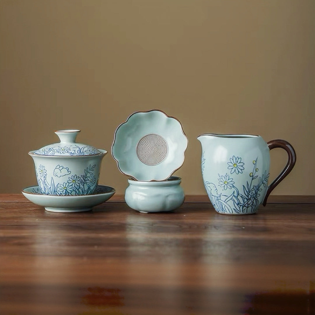 Hand-Painted Garden Rabbits Ru Kiln Gaiwan Set