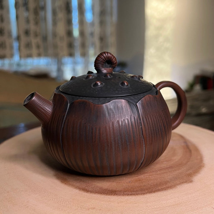 Ancient Lotus Heart - Jianshui Master Handcrafted Teapot - Tea and Whisk