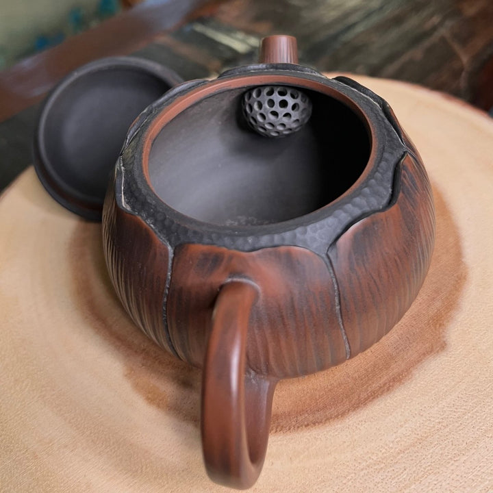 Ancient Lotus Heart - Jianshui Master Handcrafted Teapot - Tea and Whisk