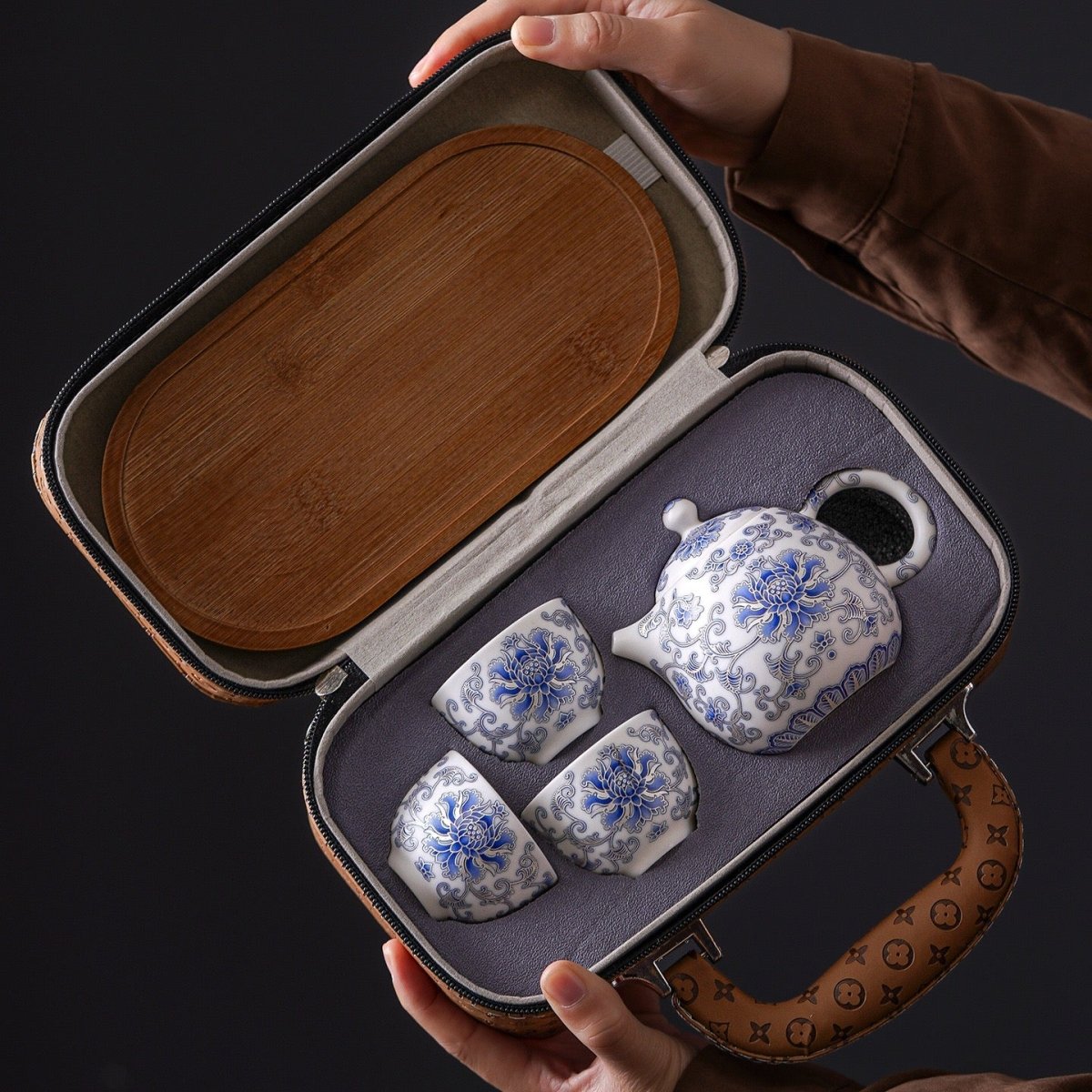 Azure Bloom 旅行茶壶套装– 茶叶和茶筅
