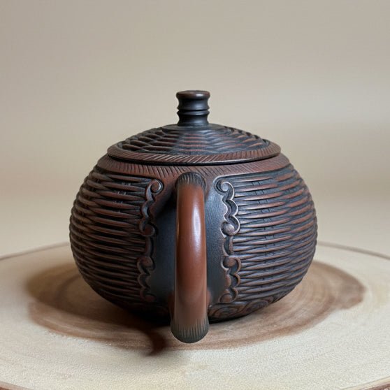 Bamboo Weave Harmony - Jianshui Master Handcrafted Teapot - Tea and Whisk