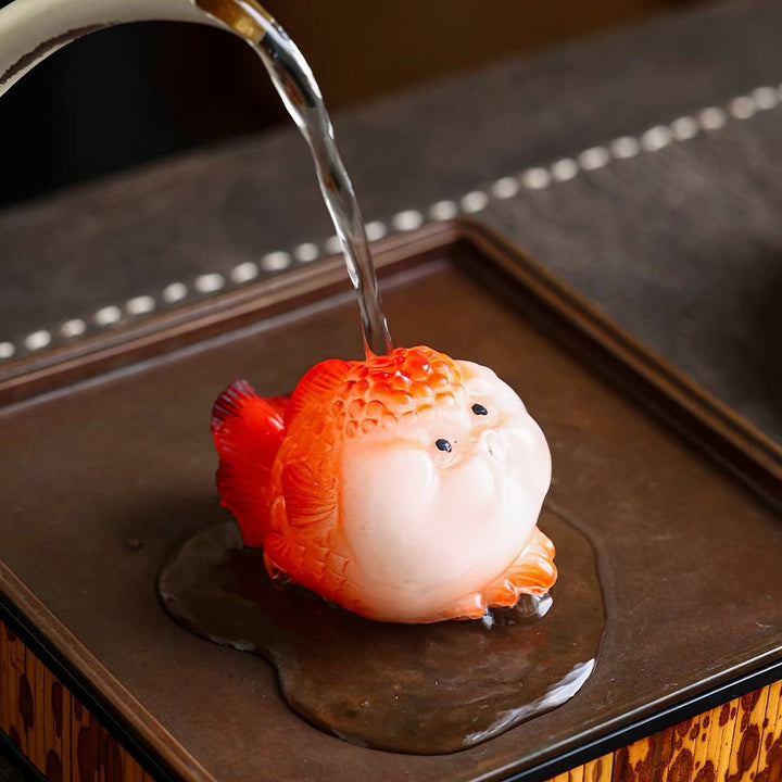 Color-Changing Bubble Goldfish Tea Pet - Tea and Whisk
