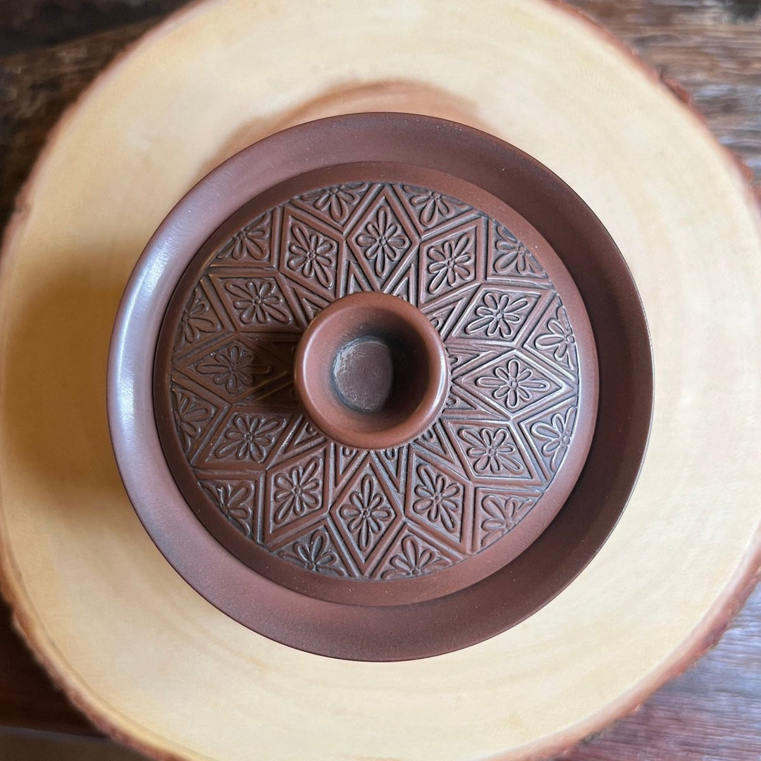 Dynasty Emblem - Jianshui Handcrafted Traditional Gaiwan - Tea and Whisk