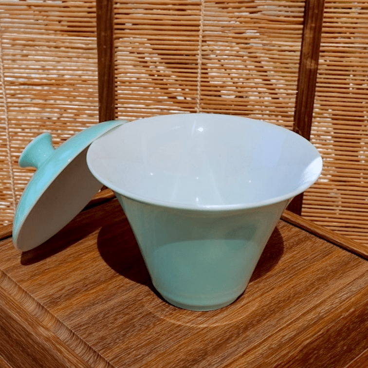 "Flared Lily" Jingdezhen Jade Porcelain Gaiwan - Tea and Whisk