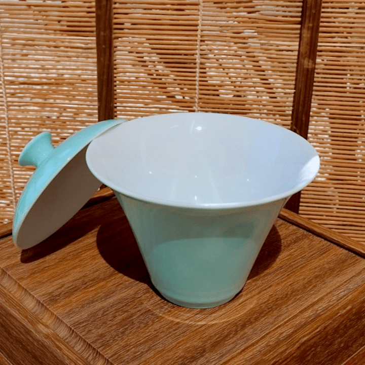 "Flared Lily" Jingdezhen Jade Porcelain Gaiwan - Tea and Whisk