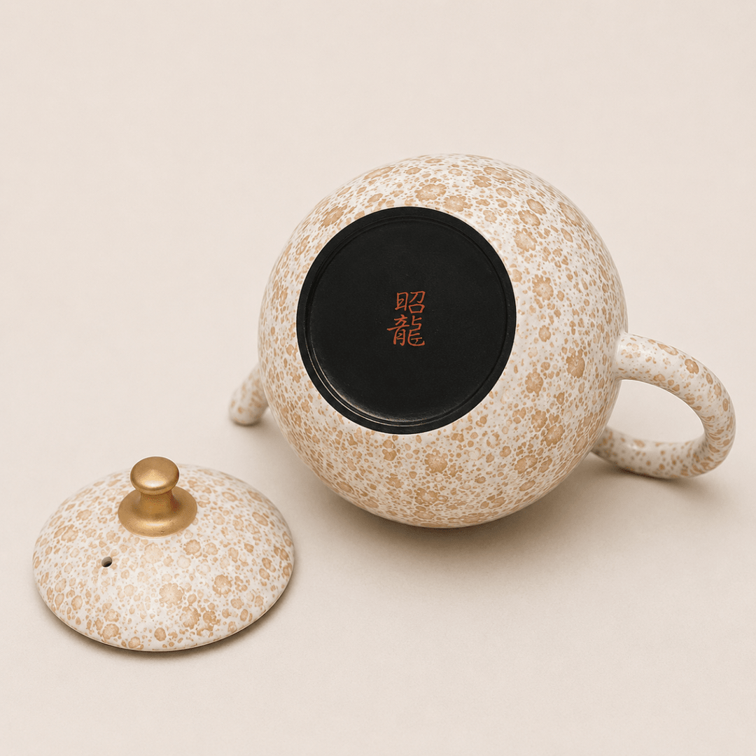 Golden Snow -Japanese Master Shouryu Royal Gold Tenmoku Teapot - Tea and Whisk