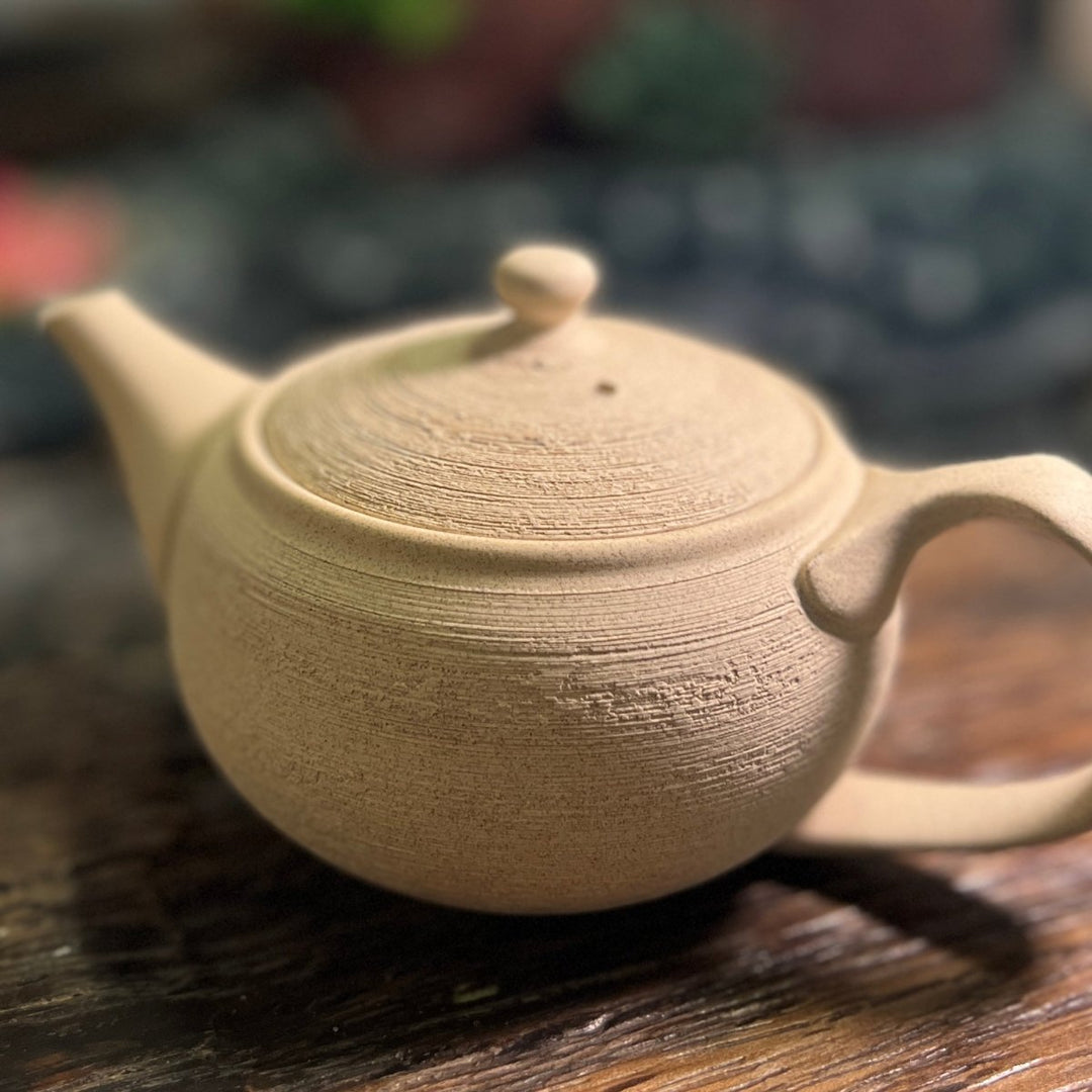 Handmade Japanese Kyusu - Beige Tokoname Teapot - Tea and Whisk