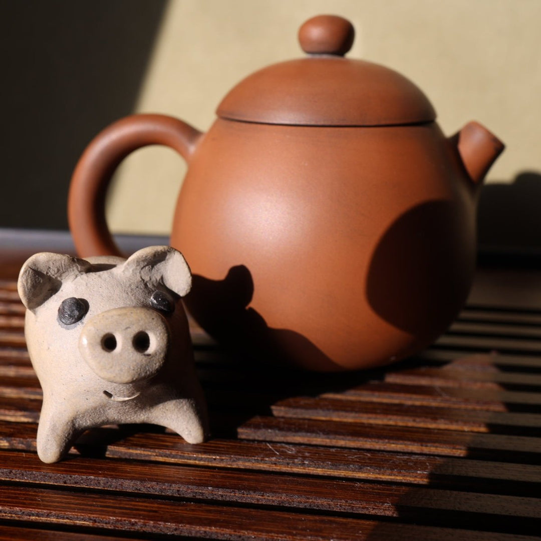 Handmade Rustic Pig Teapet - Tea and Whisk