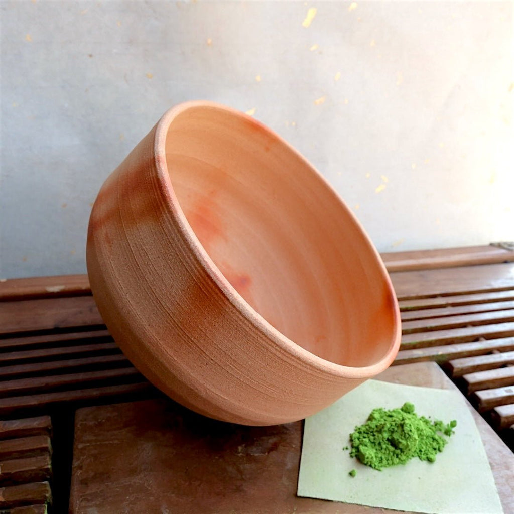 手工制作的信乐抹茶碗– Tea and Whisk
