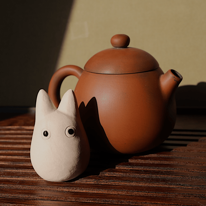 Handmade Spirit Rabbit Teapet - Tea and Whisk