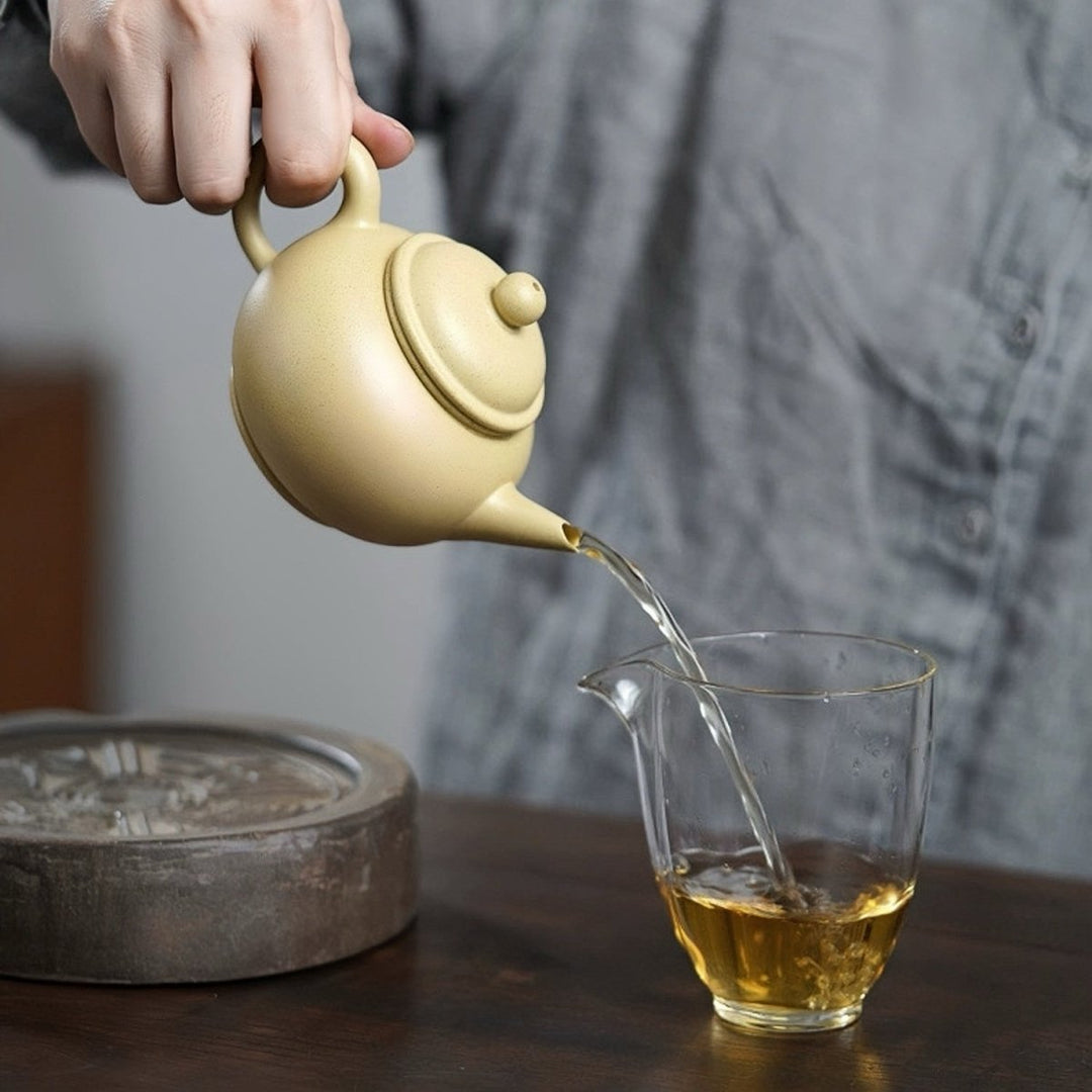 Handmade Yixing Clay Teapot - Shui Ping - Tea and Whisk