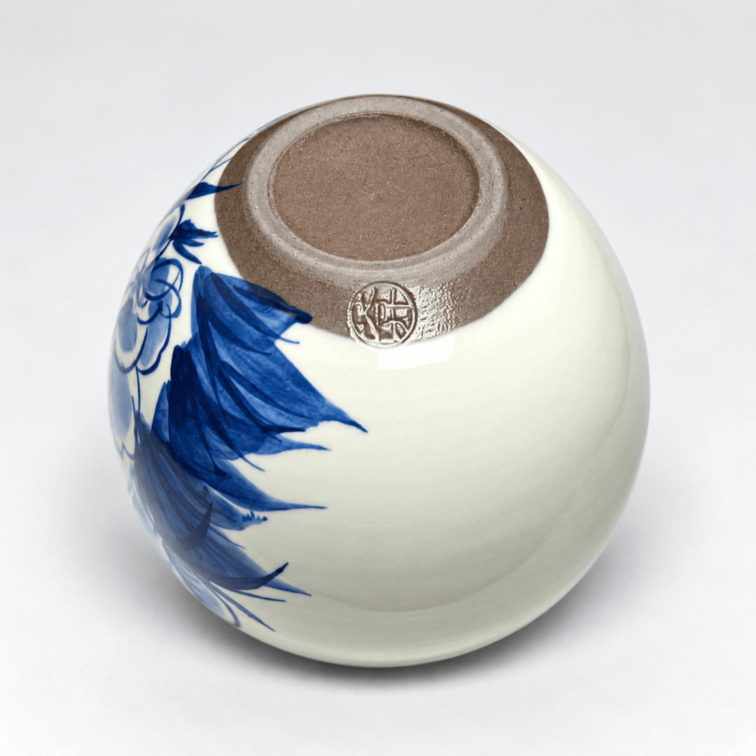 Japanese Handcrafted Arita-yaki Qinghua Porcelain Large Teacup 235ml - Tea and Whisk
