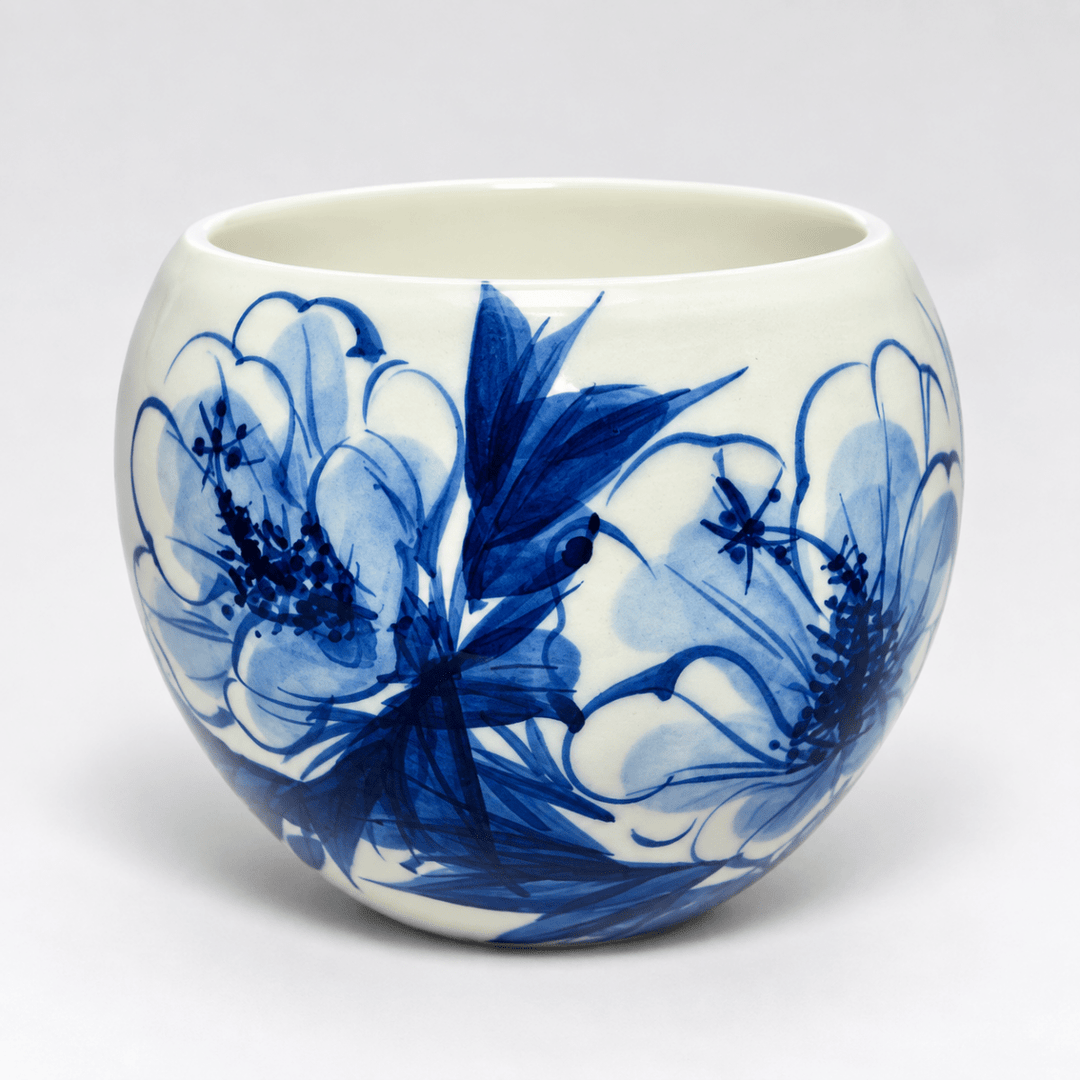 Japanese Handcrafted Arita-yaki Qinghua Porcelain Large Teacup 235ml - Tea and Whisk