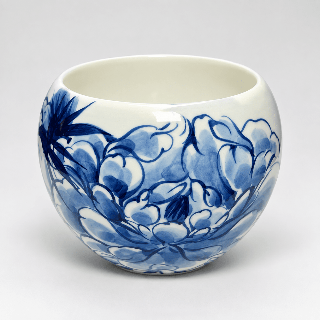Japanese Handcrafted Arita-yaki Qinghua Porcelain Large Teacup 235ml - Tea and Whisk