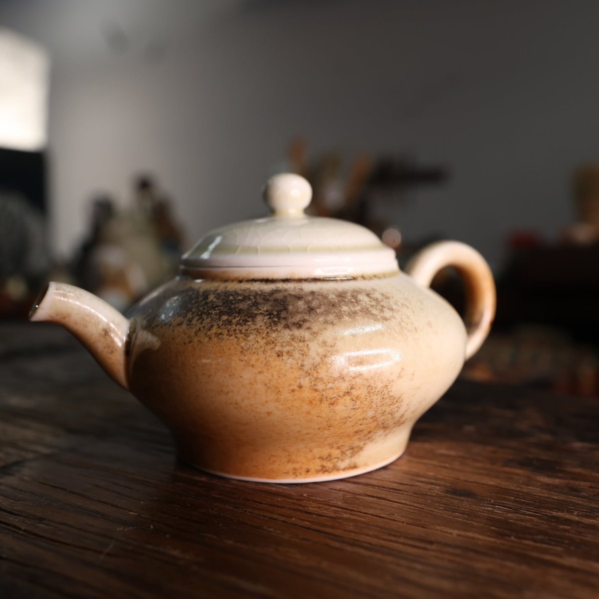 景德镇灰釉茶壶系列– 茶和茶筅