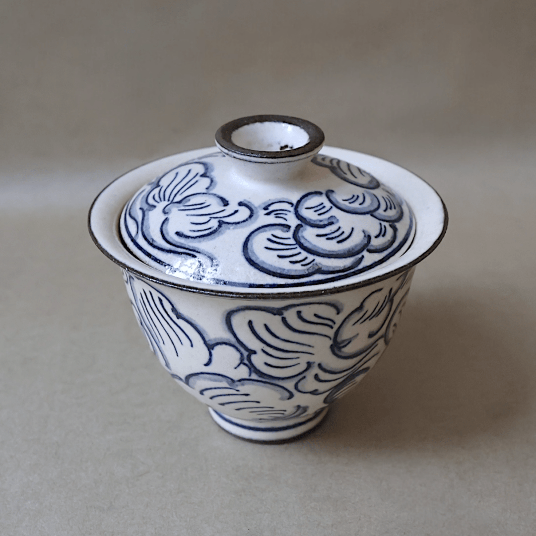 Jingdezhen Hand - Painted "Brush & Ink" Qinghua Gaiwan - Tea and Whisk