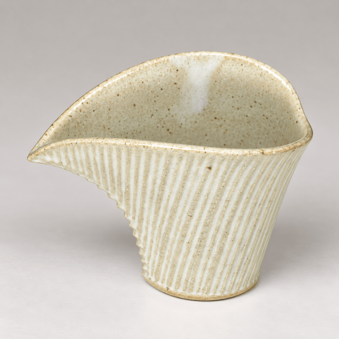 Lucky Horseshoe Tea Pitcher 135ml - Koishiwara-yaki Japanese Handmade - Tea and Whisk