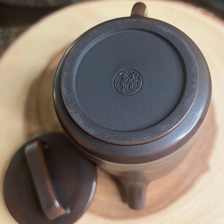 Quiet Tea Garden - Jianshui Master Handcrafted Teapot - Tea and Whisk