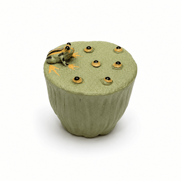 Water Spraying Clay Teapet Collection - Tea and Whisk