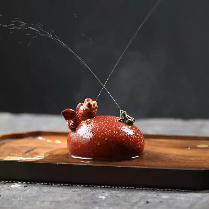 Water Spraying Clay Teapet Collection - Tea and Whisk