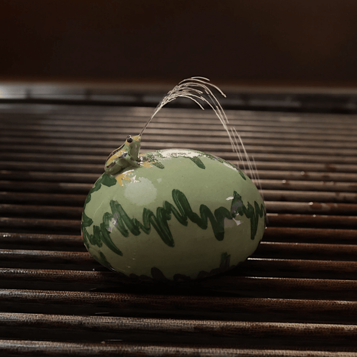 Water Spraying Gourds & Pumpkins Frog Teapet - Tea and Whisk