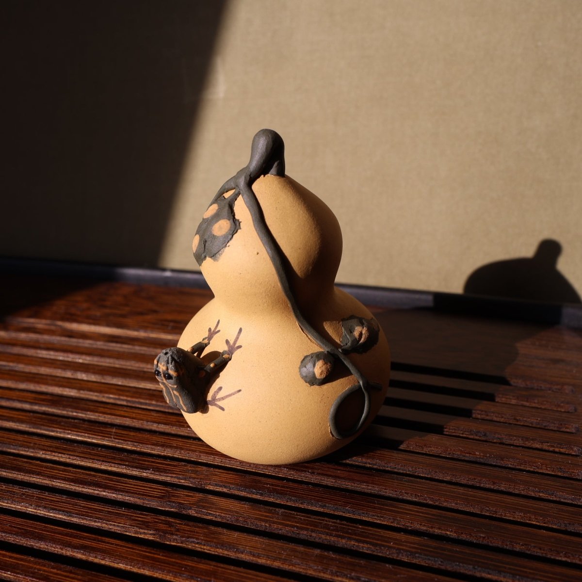 喷水葫芦和南瓜青蛙茶垫– 茶和搅拌器