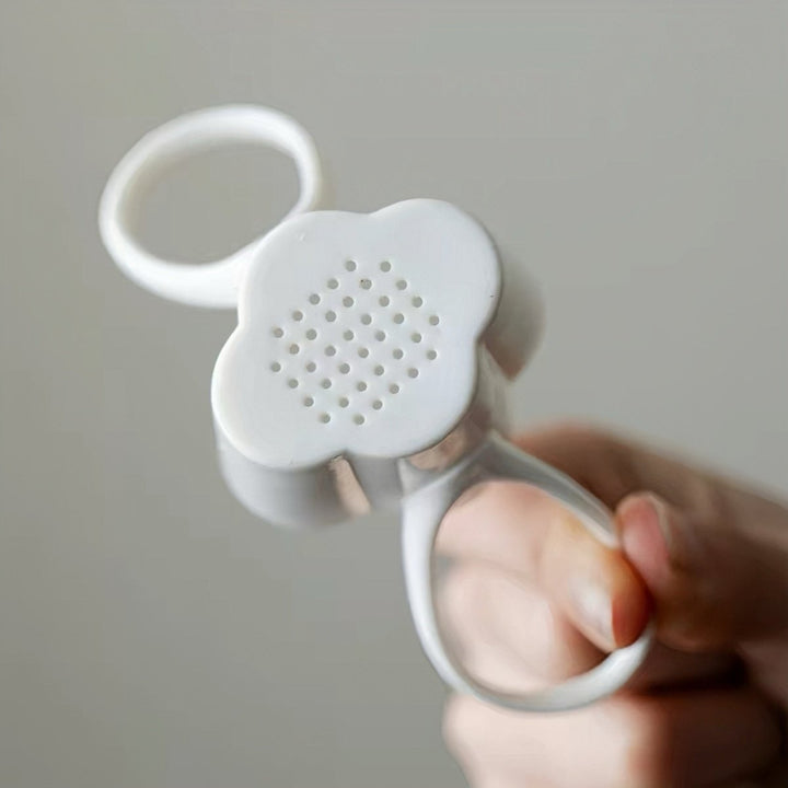 White Lotus Porcelain Gongfu Tea Strainer - Tea and Whisk