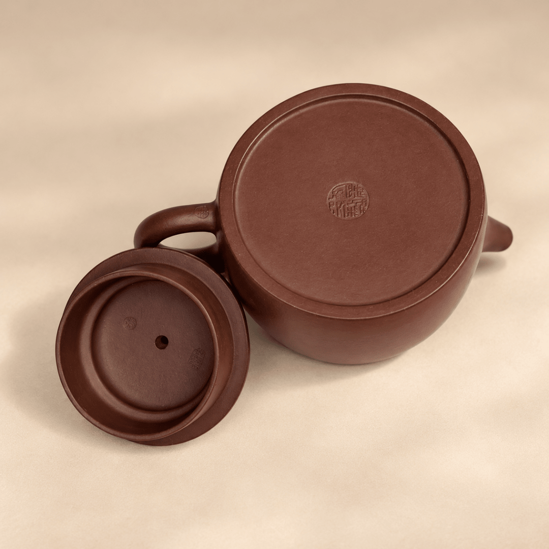 Yixing “De Zhong” Handmade Flat Zini Teapot 170ml - Tea and Whisk